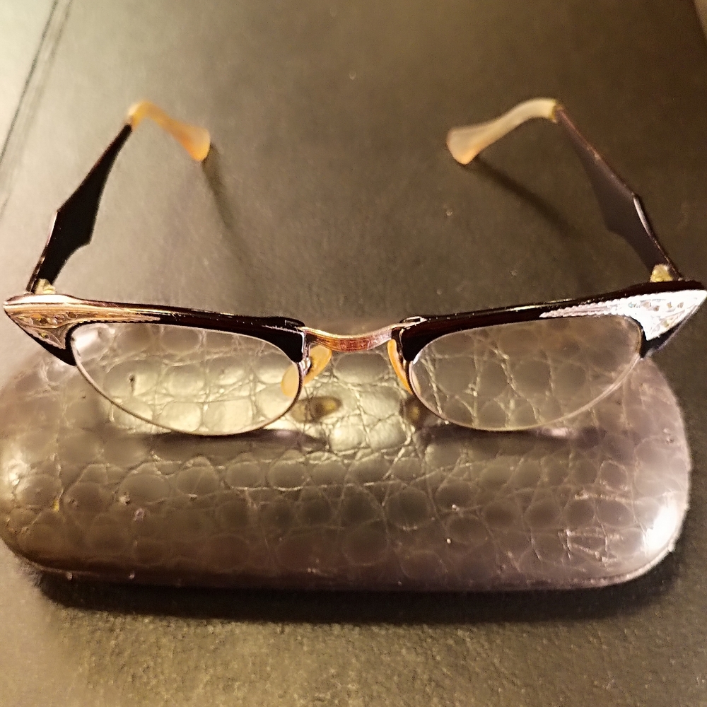 Vintage USA cat framed 10k GF glasses